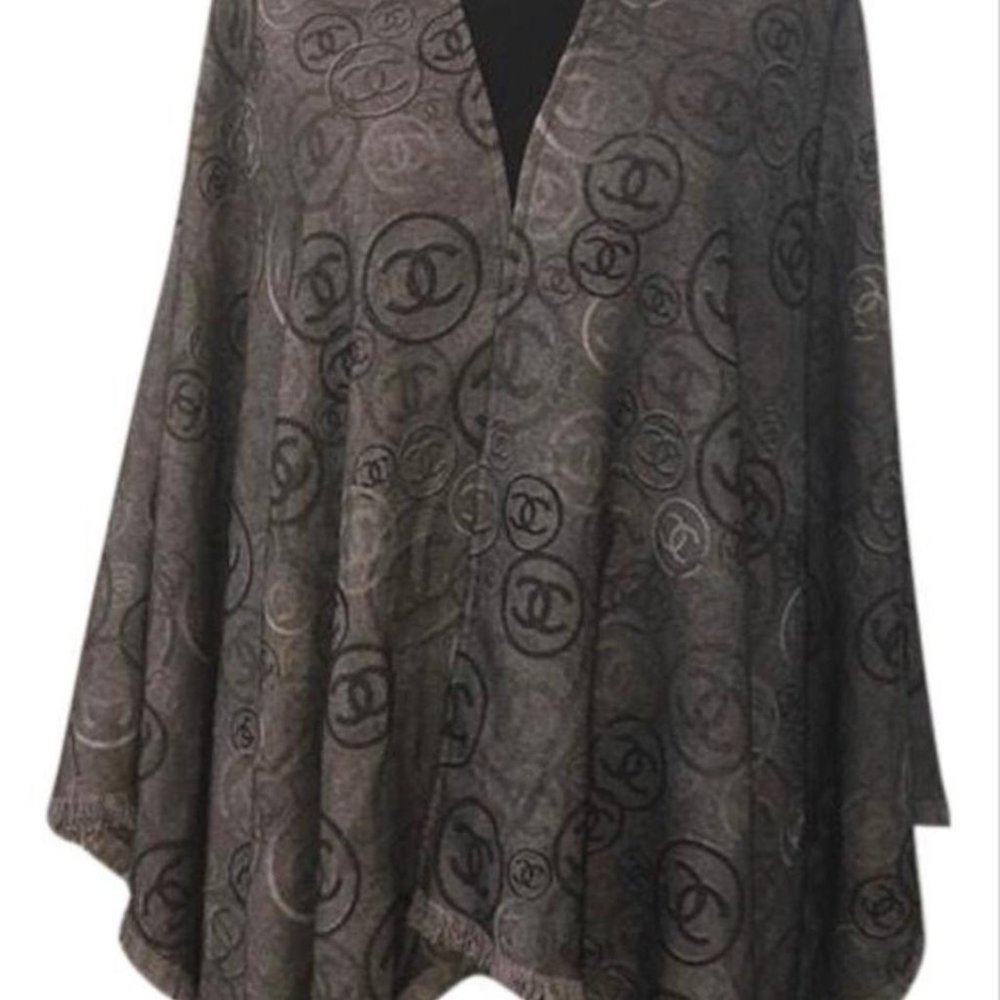 CHANEL Grey Cashmere Poncho/Cape Poncho/Cape Scarf